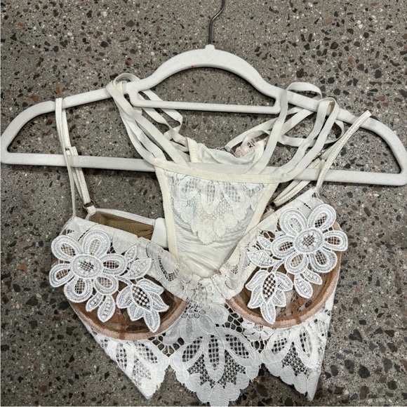 For Love and Lemons Lace Bra and Underwear Set - Picture 2 of 6